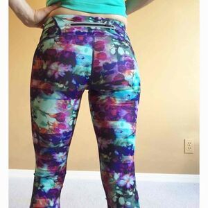 Athleta capris leggings SMALL fade sonar multi